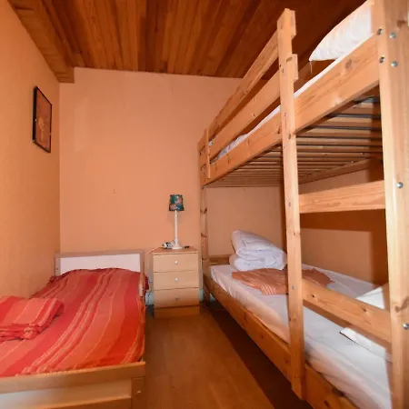 Cozy Holiday Near The Sea In