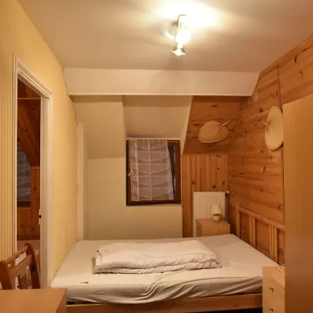 Cozy Holiday Near The Sea In *
